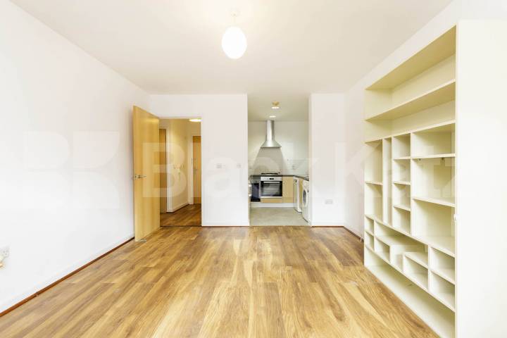 Newly refurbished one bedroom with a garden Clarendon Road, Hornsey / Turnpike Lane